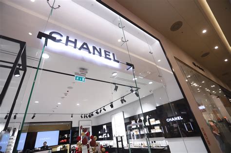 chanel closing stores in russia|prada and chanel business.